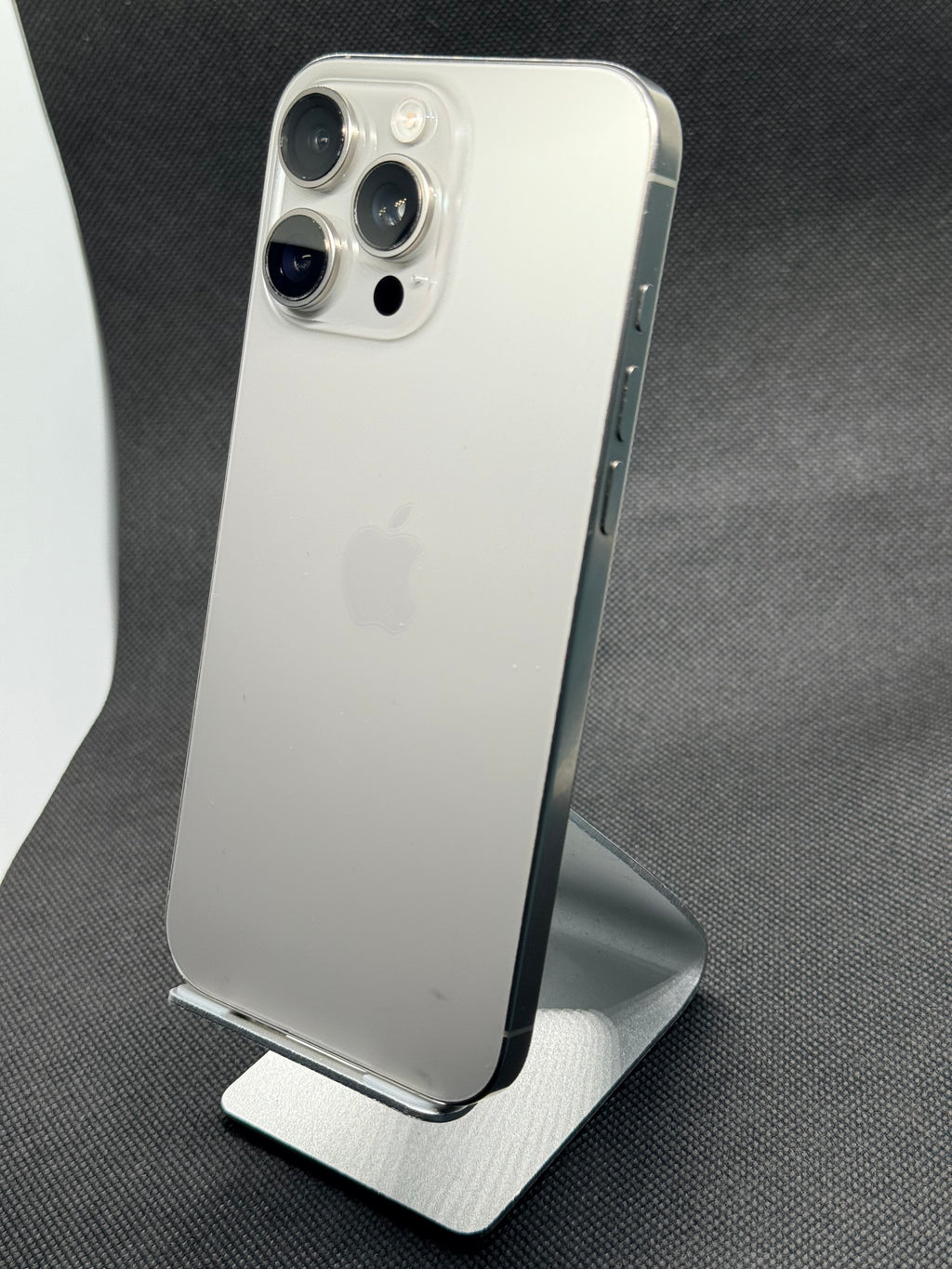 IPHONE 16 PRO MAX 256GB LIBRE