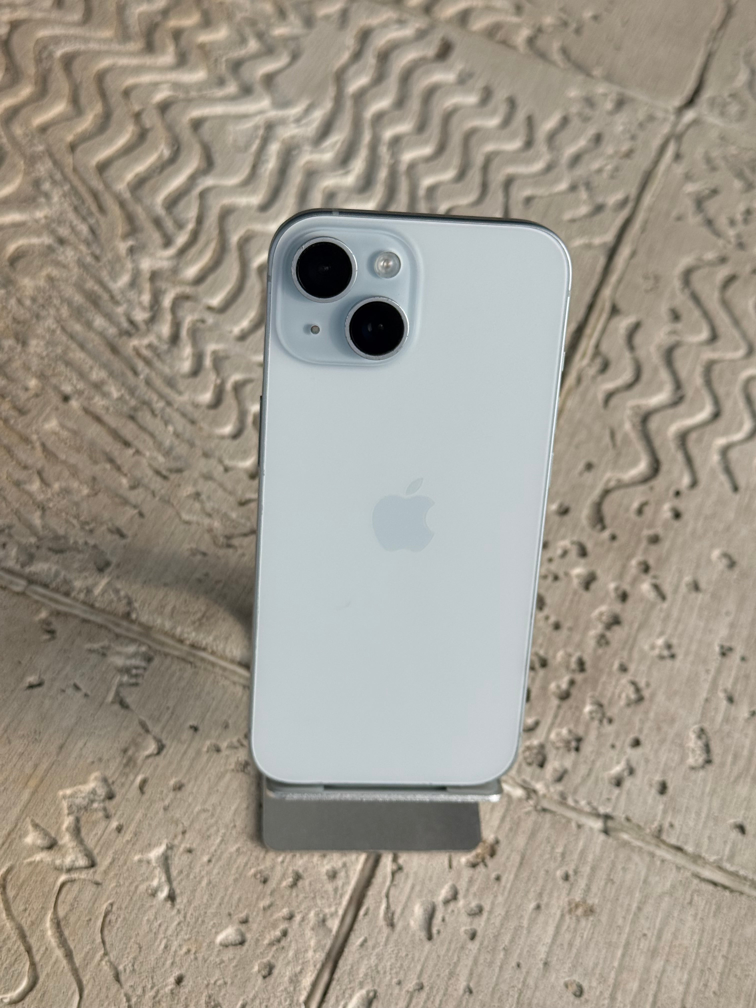 iPhone 15 128GB