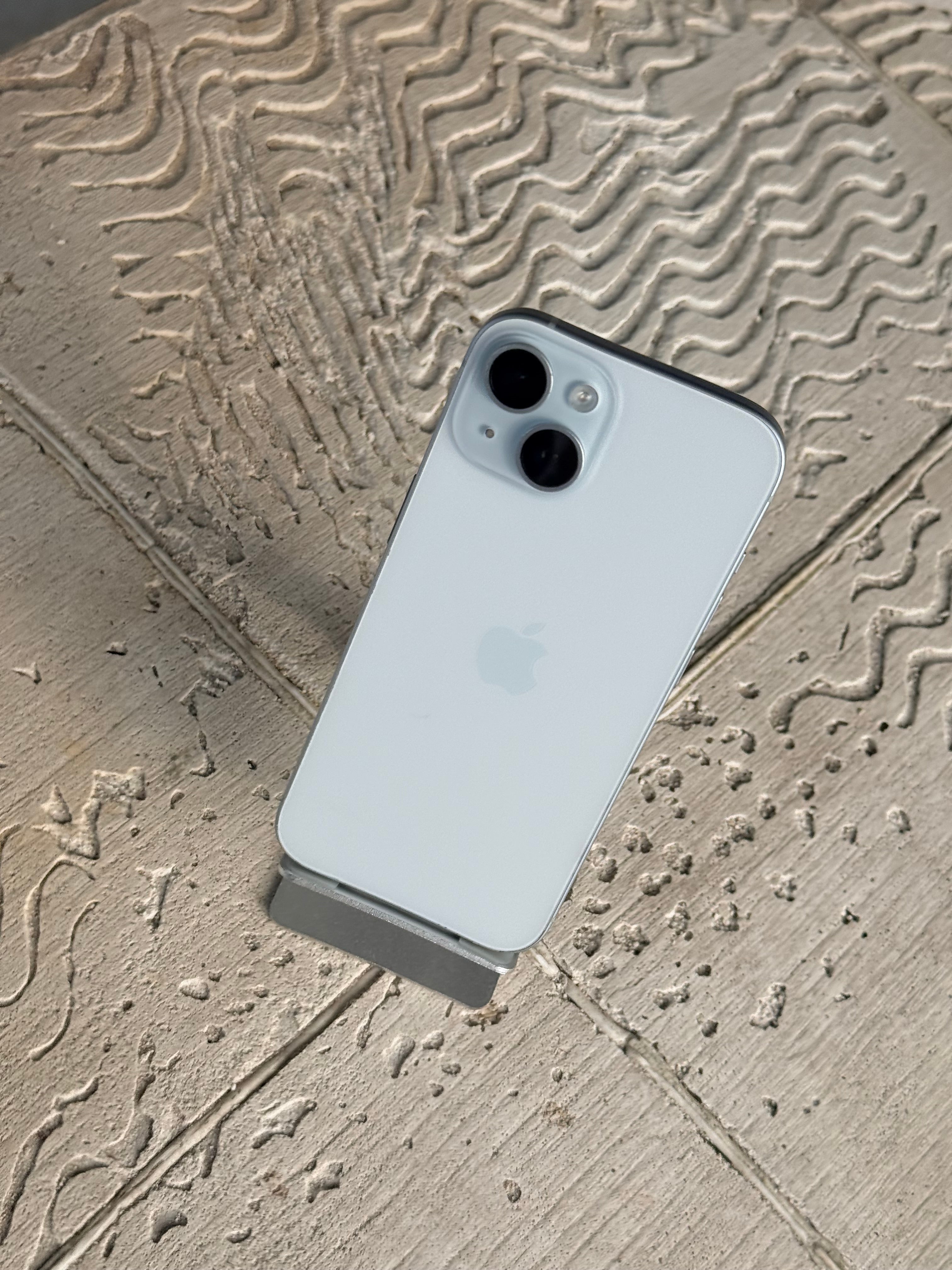 iPhone 15 128GB