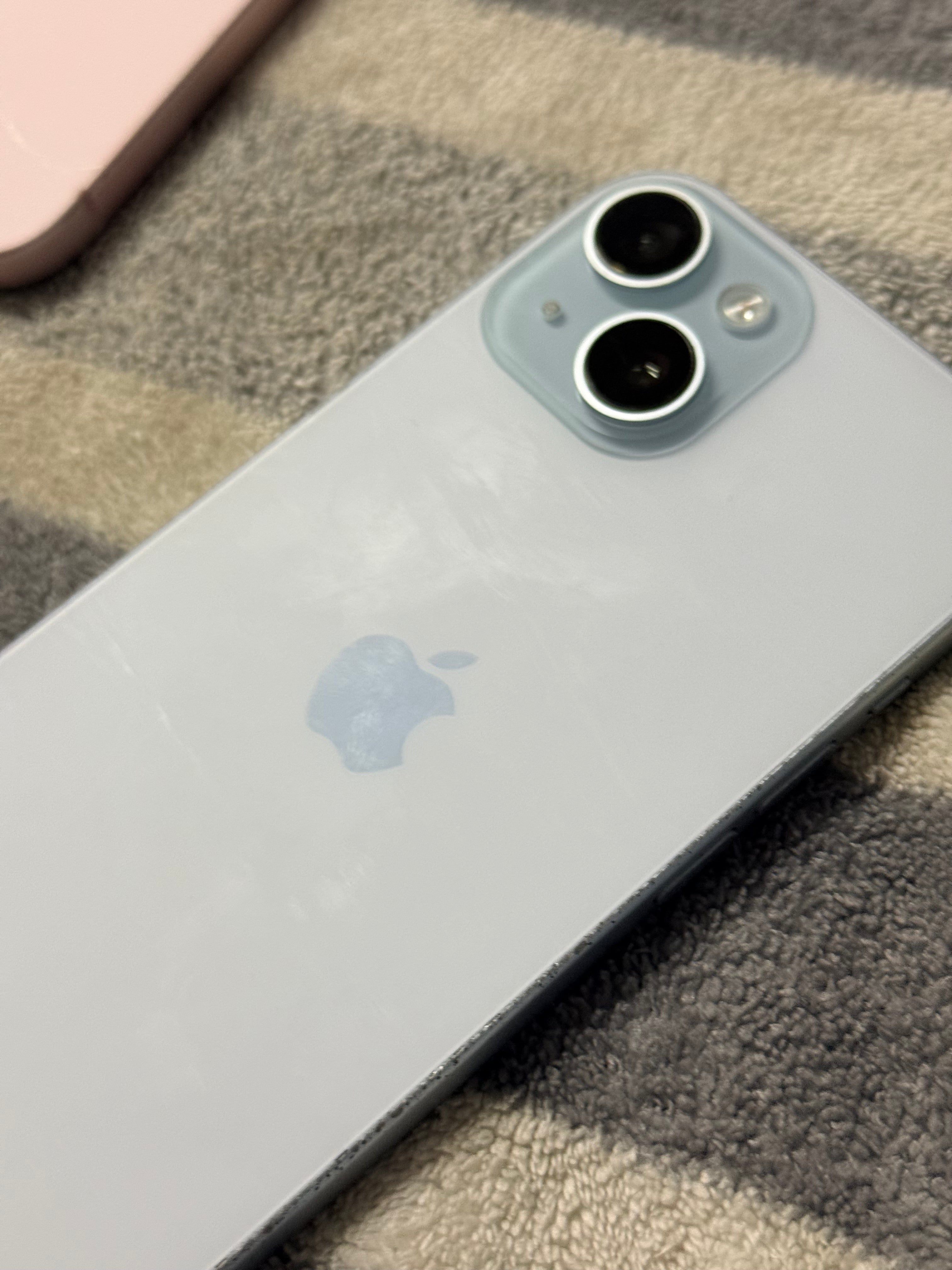 iPhone 15 128GB